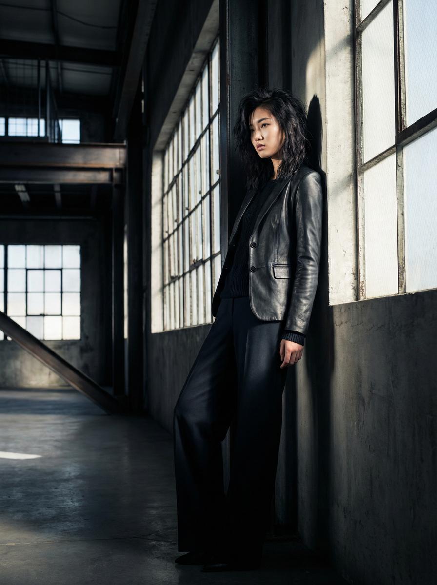 校花传媒-工业风格写真传媒